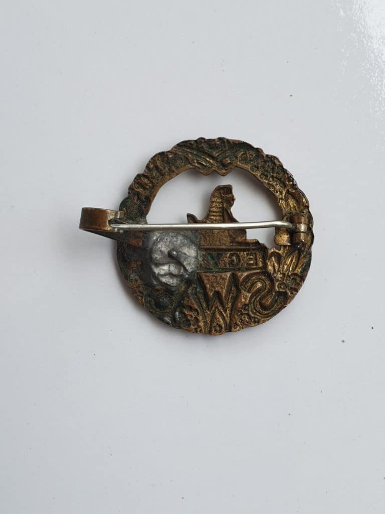 “egypt Swb” Sweetheart Brooch With Enamel Writing. It Appears The Pin Has Been Repaired At Some Stage But Is Intact And Working.