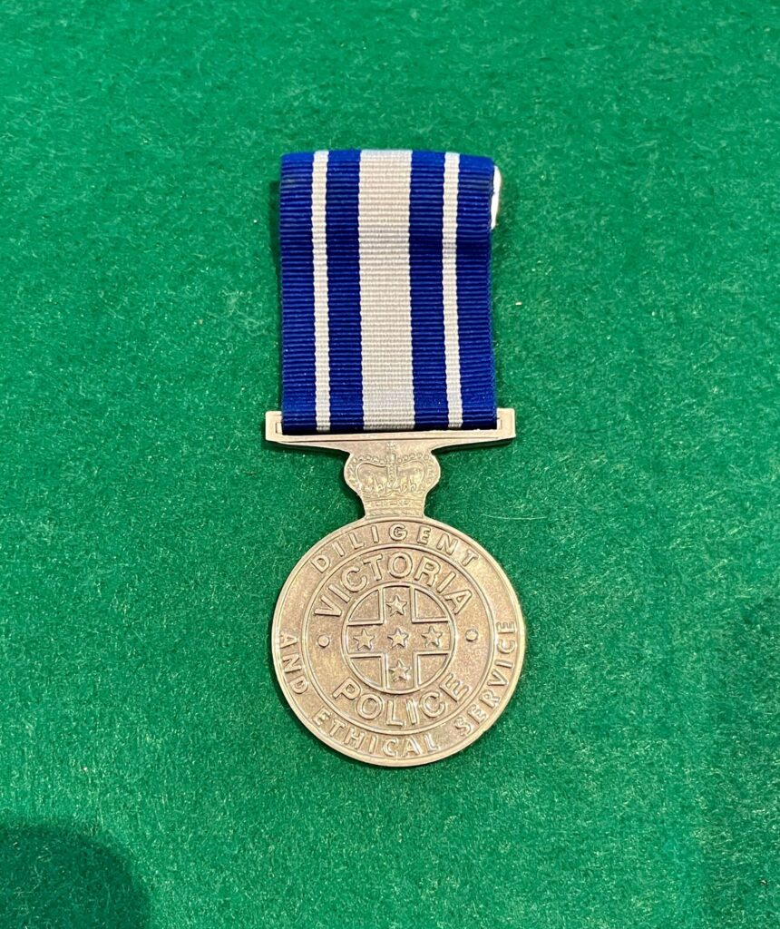 victoria-police-diligent-ethical-service-medal-m122-allied